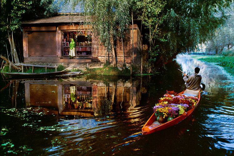 Steve McCurry, Flower Vendor at Dal Lake, 1999, printed later