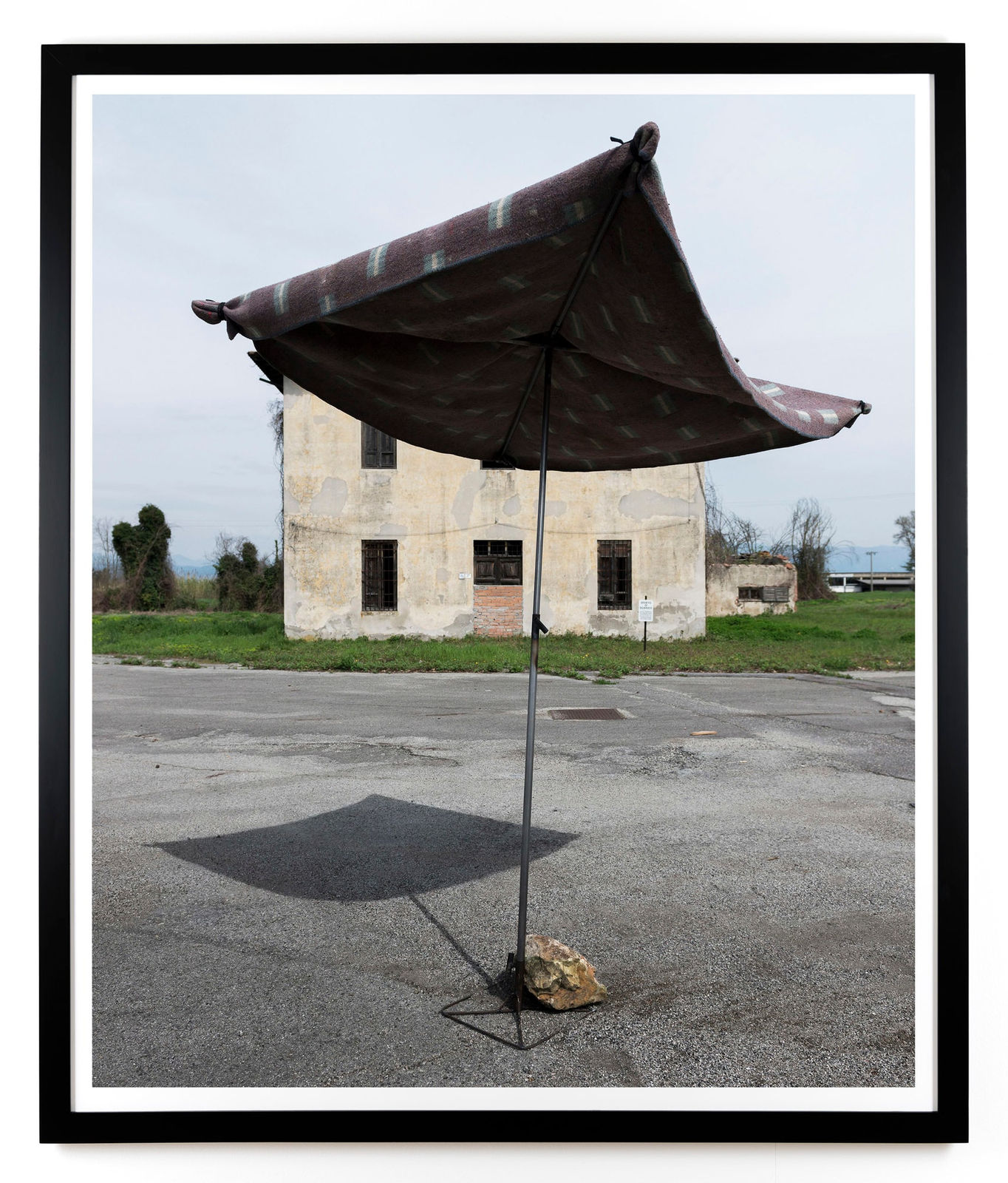 Teresa Margolles, Frazada (La Sombra), Blanket (The Shade), 2017