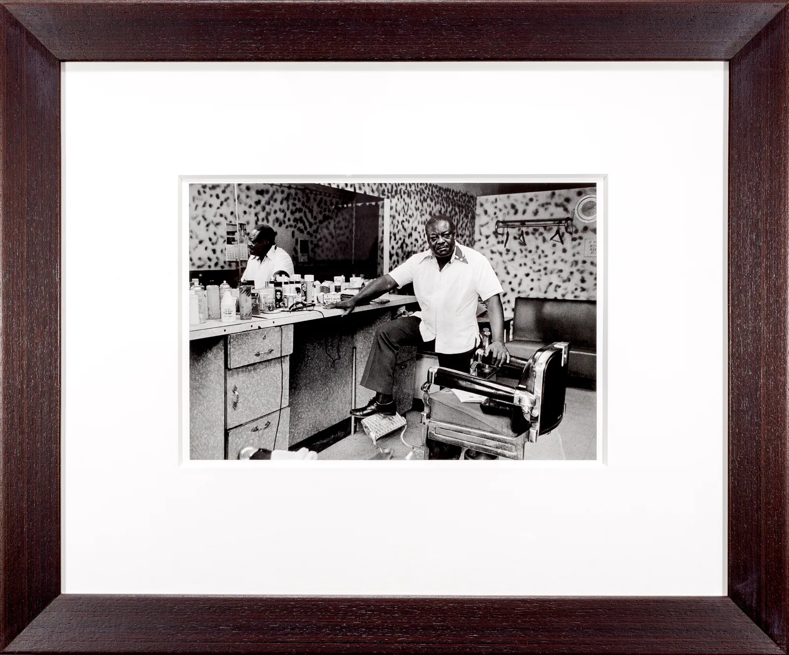 Dawoud Bey, Deas McNeill, The Barber, 1976