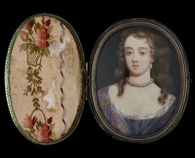 Susan Penelope Rosse, A Lady, probably Elizabeth (née Wriothesley), Duchess of Montagu when Countess of Northumberland (1646-90), wearing dark blue dress over white chemise, a mauve and gold cloak over her shoulder, pearls at her neck and large drop pearl earrings, 1670s