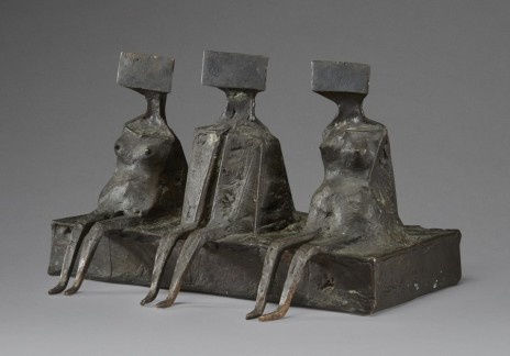 Lynn Chadwick, Three Sitting Figures, 1976