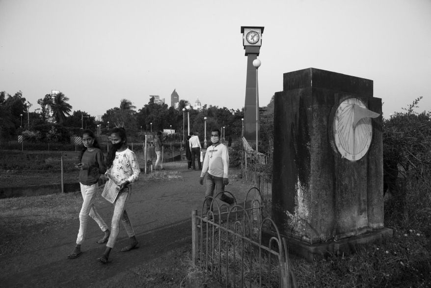 Chirodeep Chaudhuri, THE SUNDIAL, Pherozshah Mehta Garden, 2020