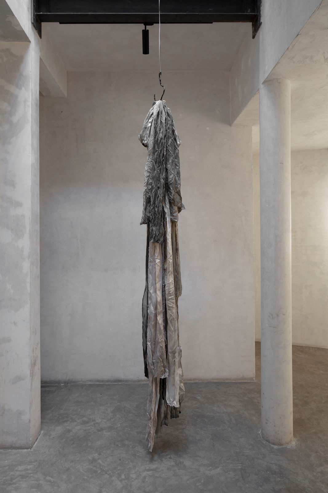 Sofía Bonilla Otoya, Suspiro oscuro eucalipto, 2025