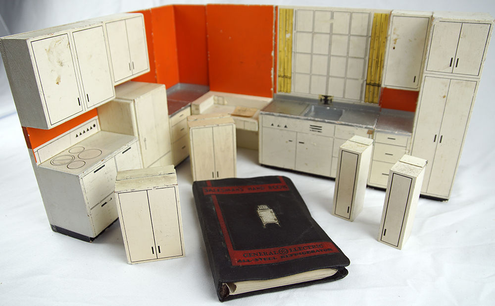 GE salesman's model kitchen kit. Book and model kitchen