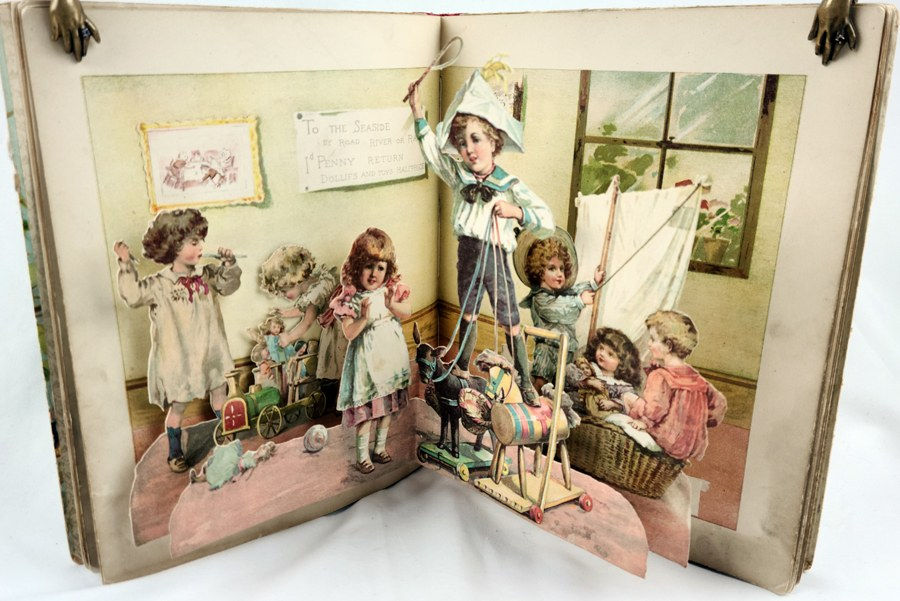 The Robins at Home. Pop-up spread