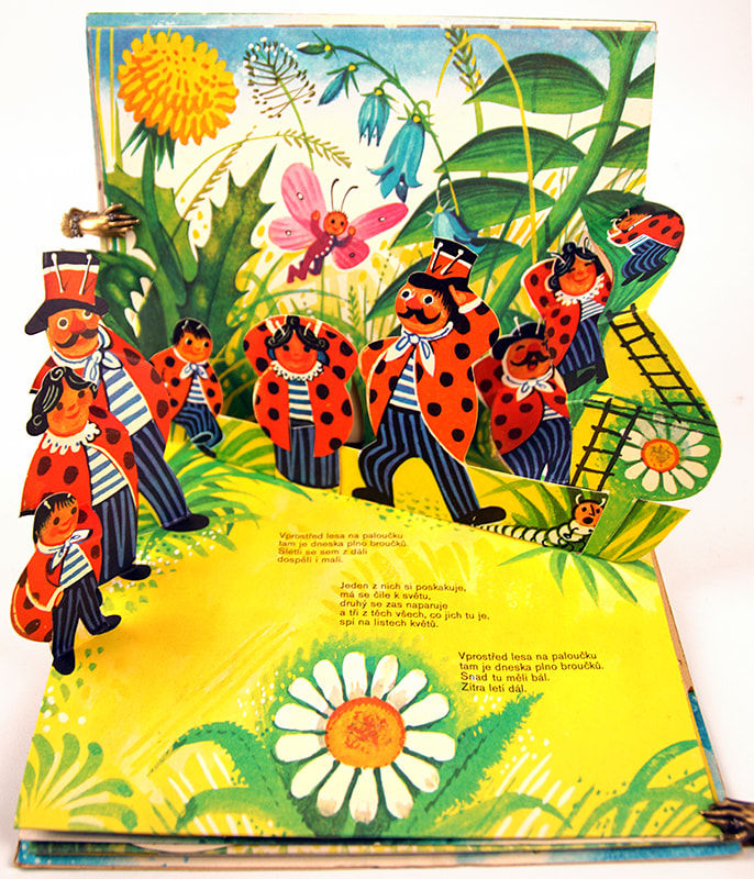 Jedem na prázdniny by Vojtech Kubasta. Pop-up spread