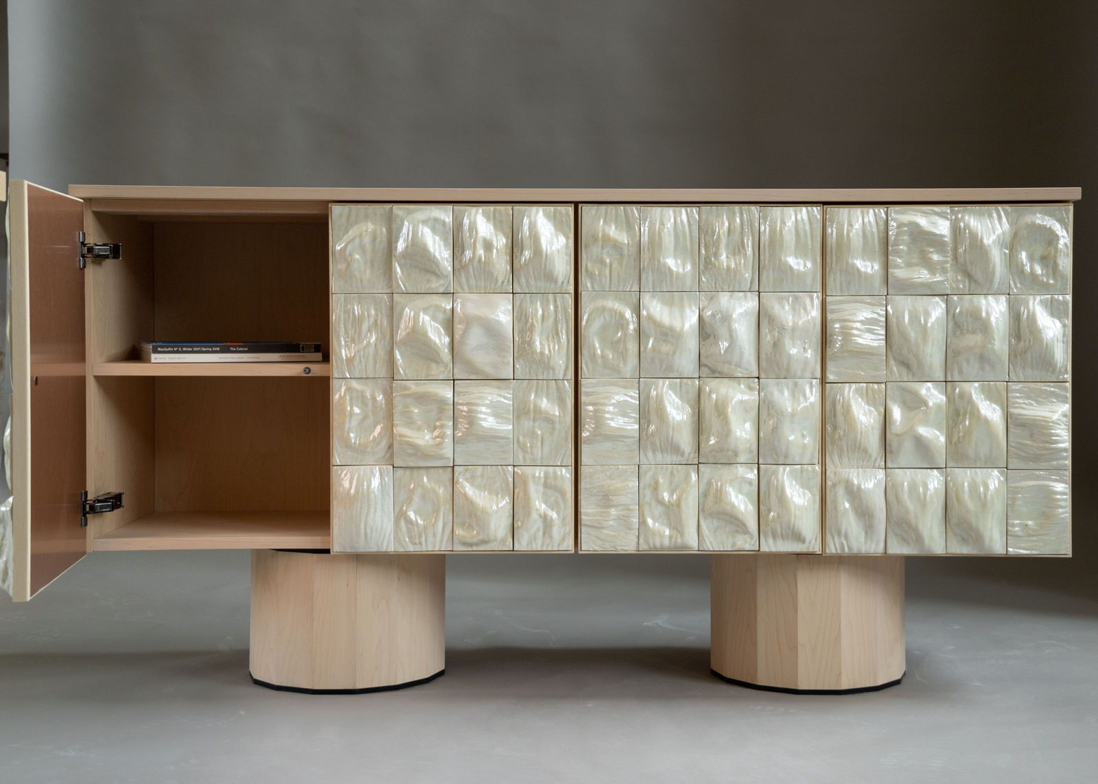 REM Atelier, Mother of pearl