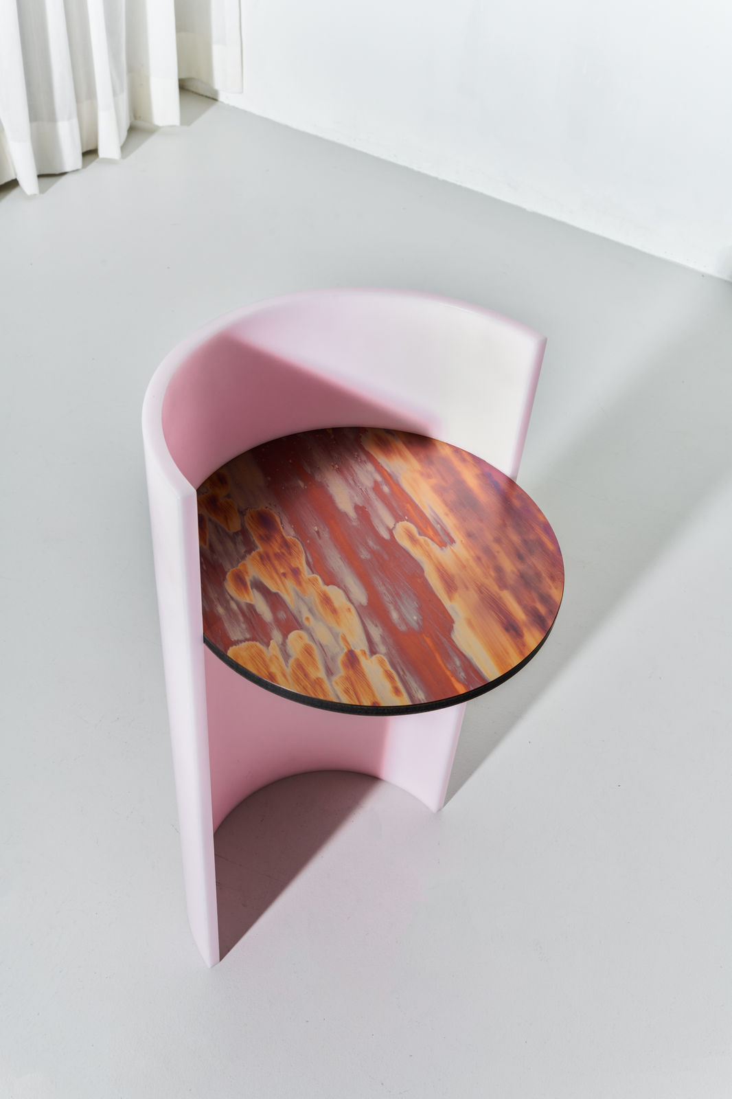 Mae Engelgeer, Honore coffee table