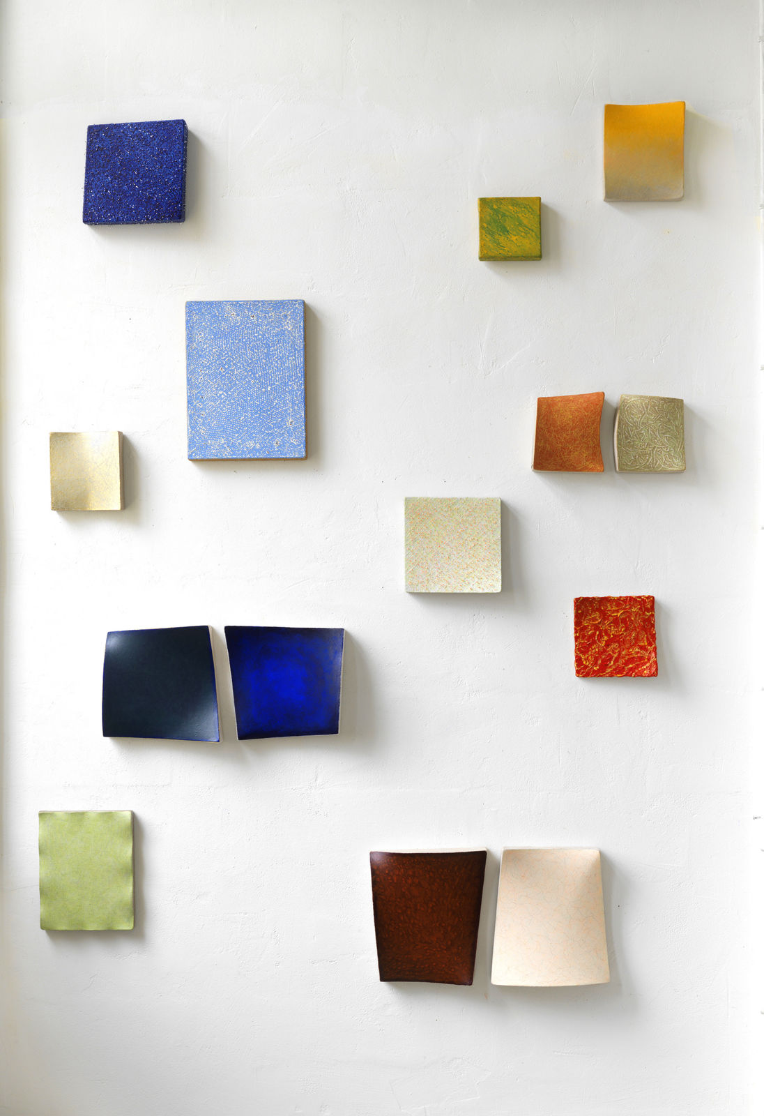 Beppe Kessler, Pink dots, zigzag canvas