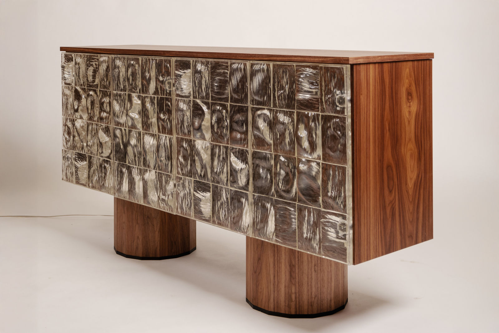 REM Atelier, Transparent cabinet