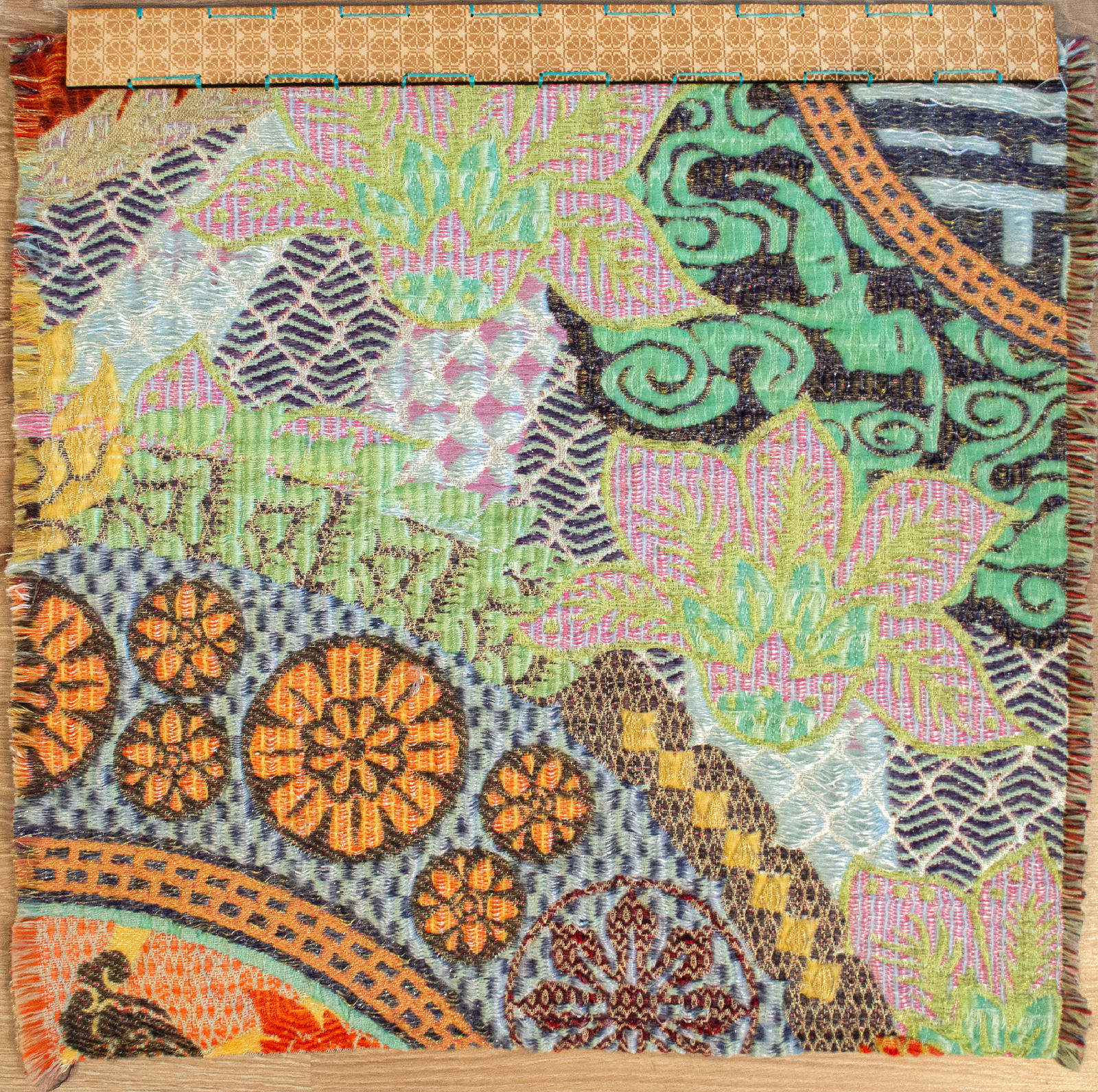 Sampat Studio, Bunga-Bunga