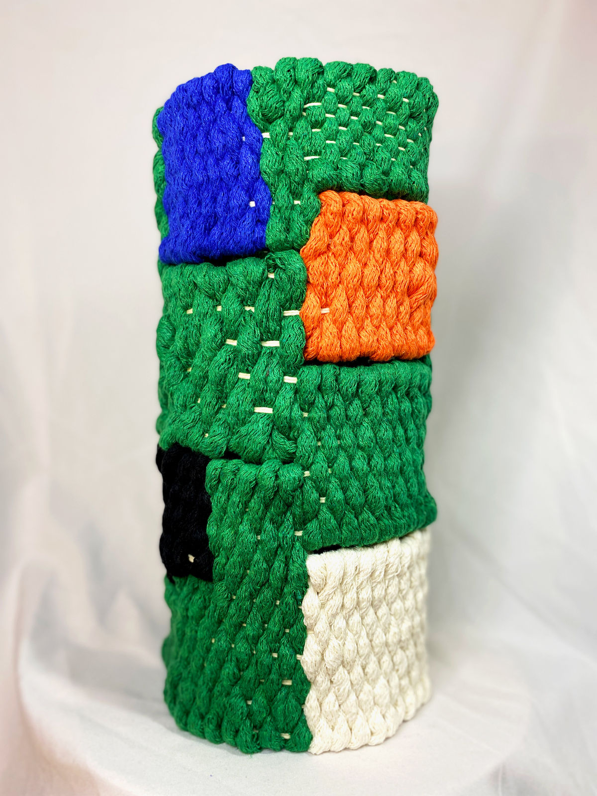 Mariadela Araujo, Vase - green