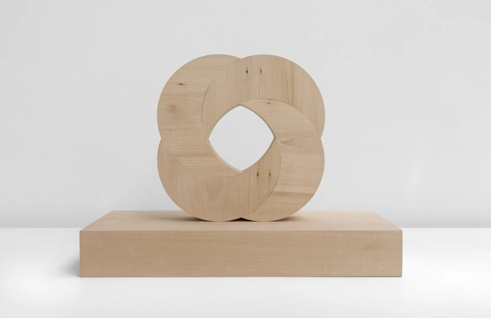 Paul de Monchaux, Compass, 2020