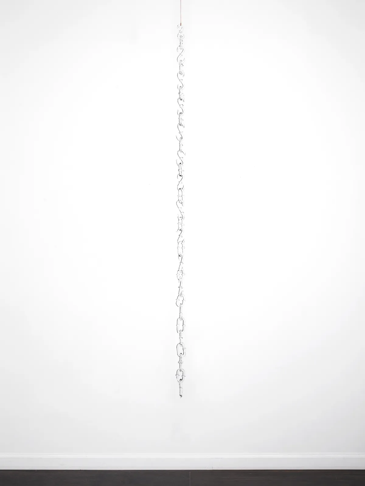 ektor garcia, glass chain, 2022