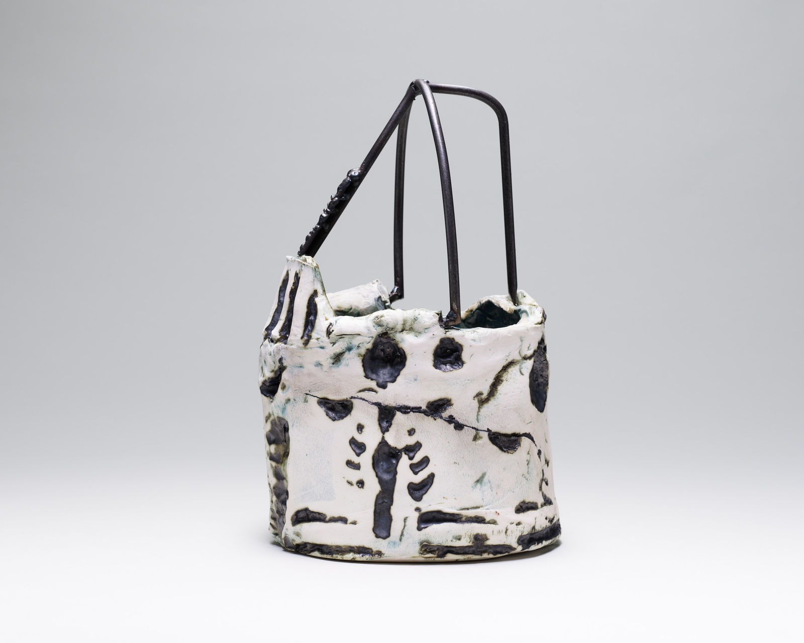 Sahar Khoury, Untitled (White crown), 2024