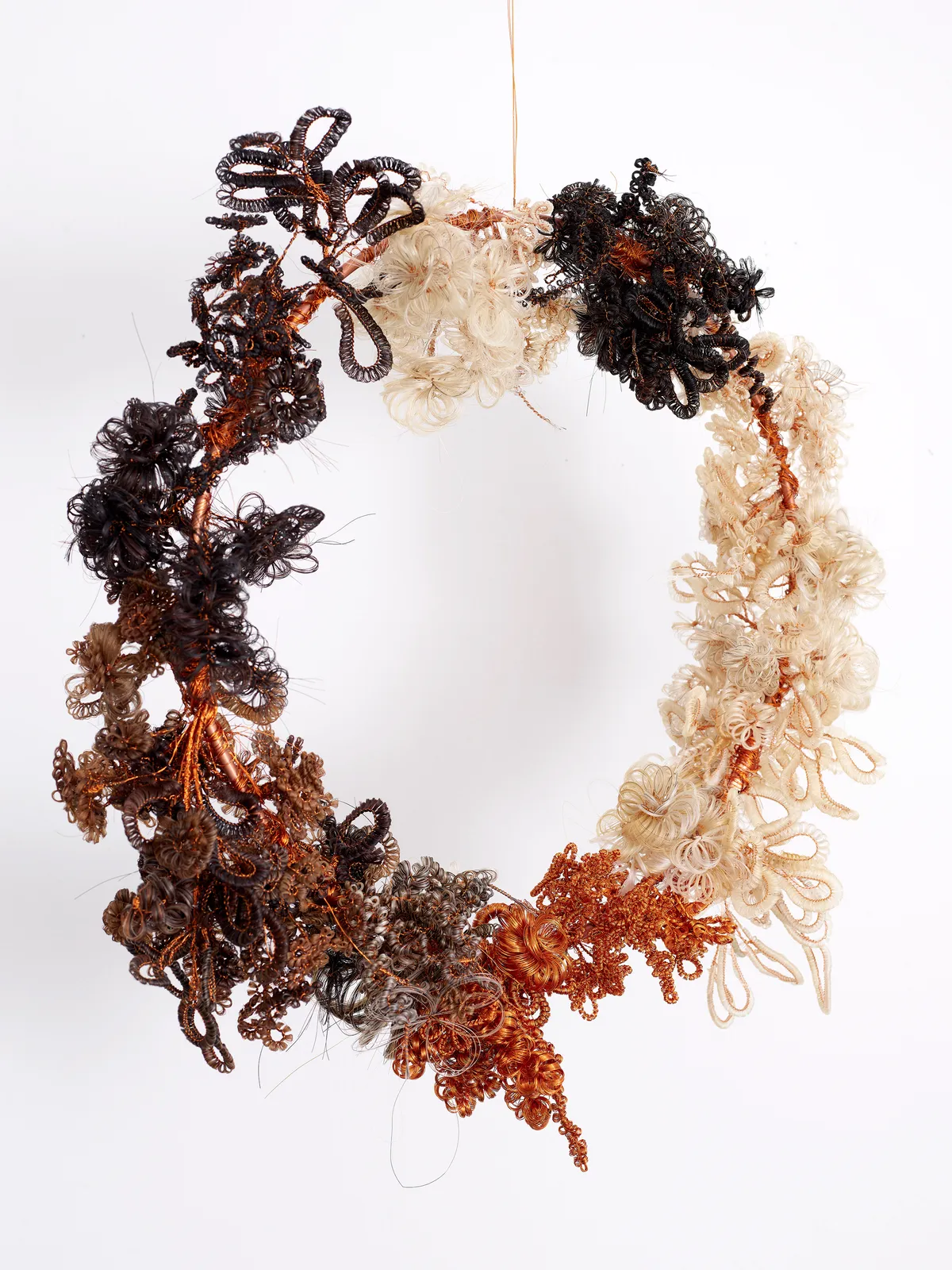 ektor garcia, horsehair and copper garland II, 2022