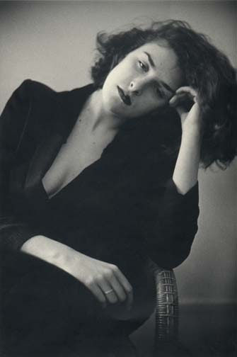 Tomio Seike, TSZ 188-26 Untitled - Paris, Zoe in chair, head on hand, 1984