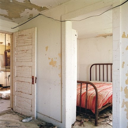 Wendy Burton, Interior Nº 13 (red bedspread), Fortuna, North Dakota, 2003