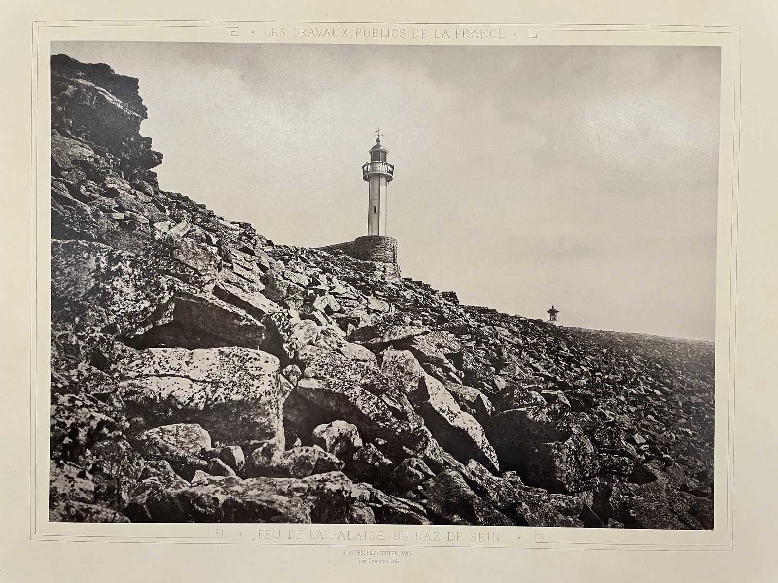Les Travaux Publics de la France, Feu de la Falaise du Raz de Sein
