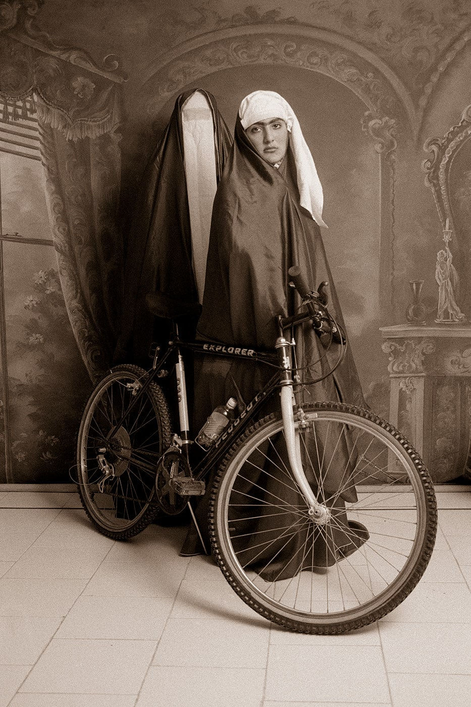 Shadi Ghadirian, Qajar, 1998