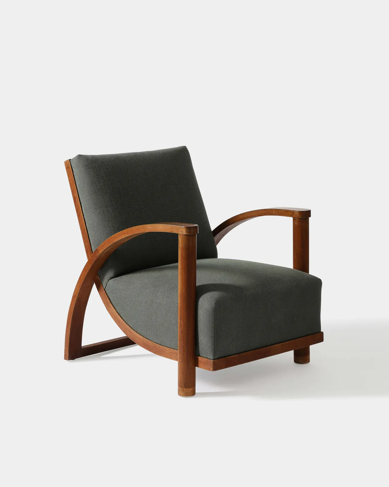 Robert Stilin LLC, Curved Armchair