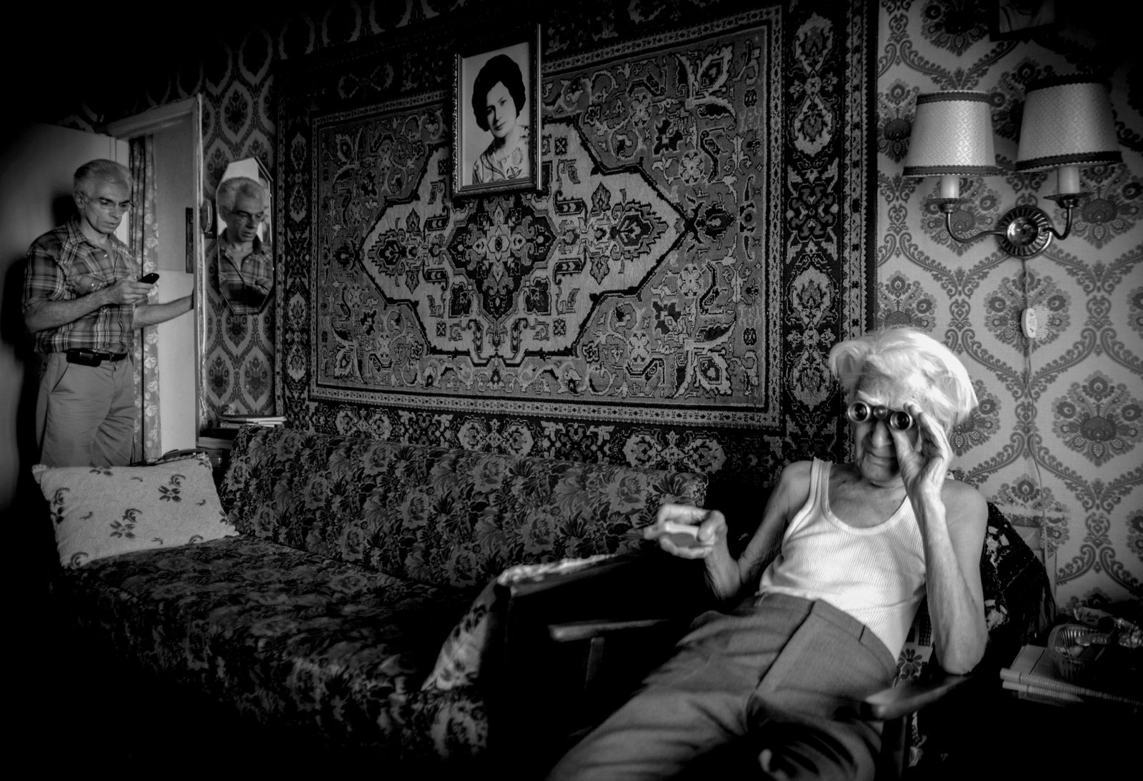 Diana Markosian, Watching TV, 2014