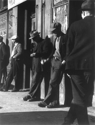 Dorothea Lange, Unemployed Men on Howard Street between Third and Fourth, San Francisco, 1934