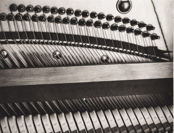 Manuel Alvarez Bravo, Pianola [Horizontal], 1920s