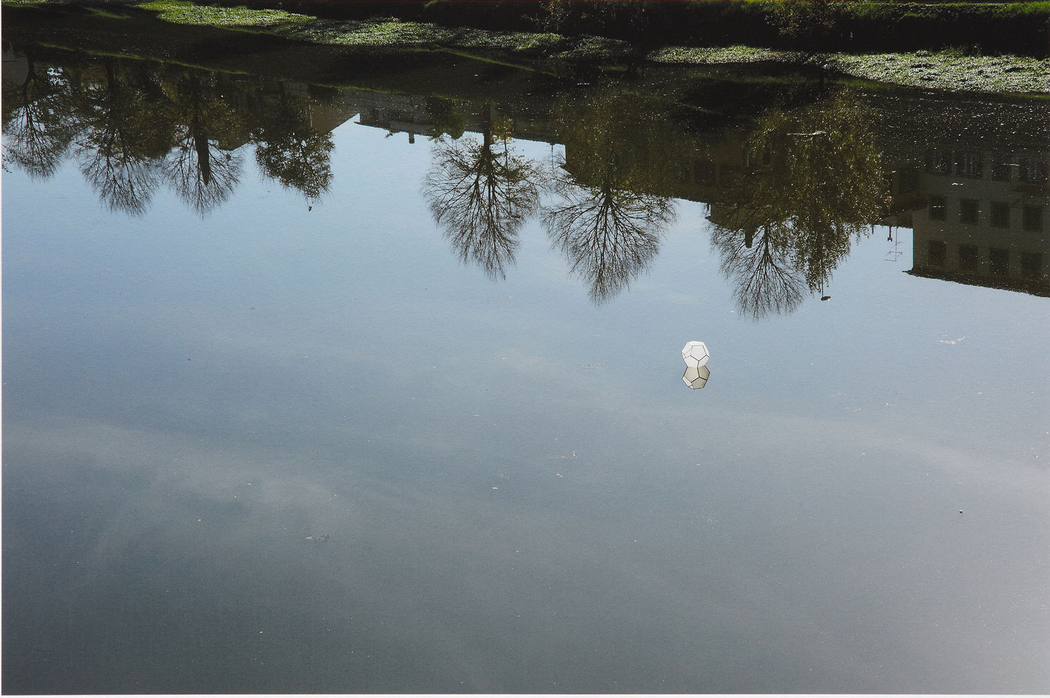 Hannah Imlach, Water Kite on the Arno (2), 2011
