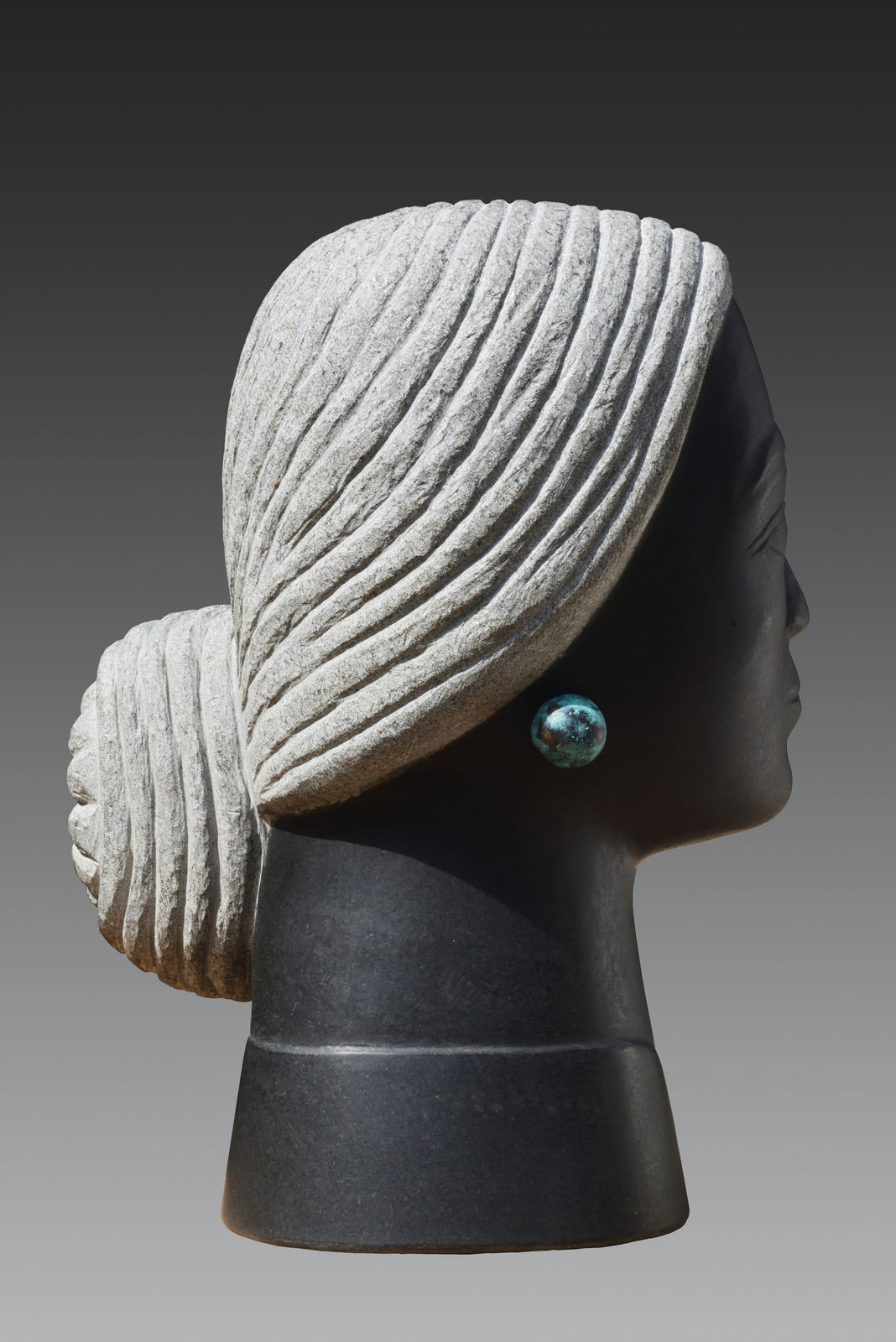 Deepak Rasaily, Lady with earrings