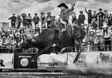 David Yarrow, Ride the Bull, 2023