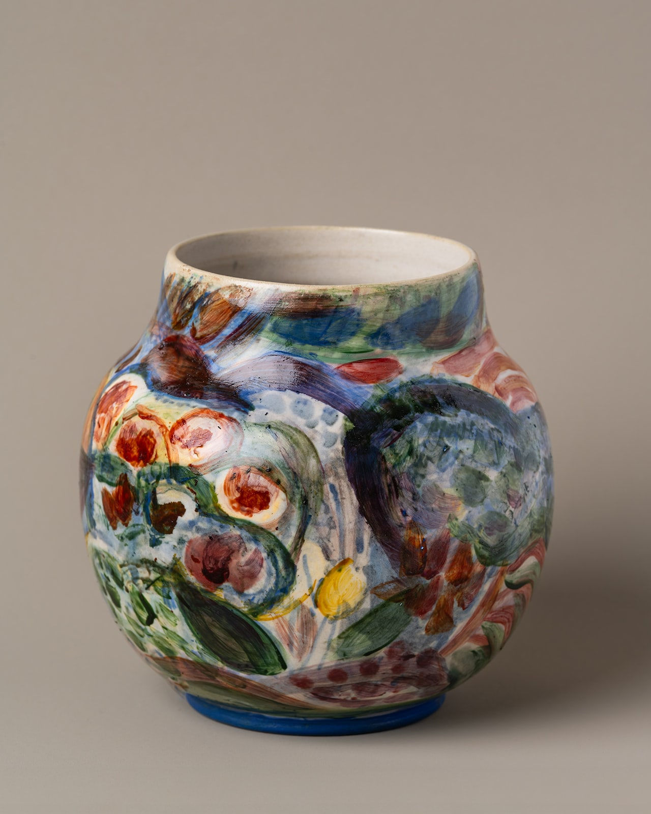 Julia Holderness, Olive, 2025