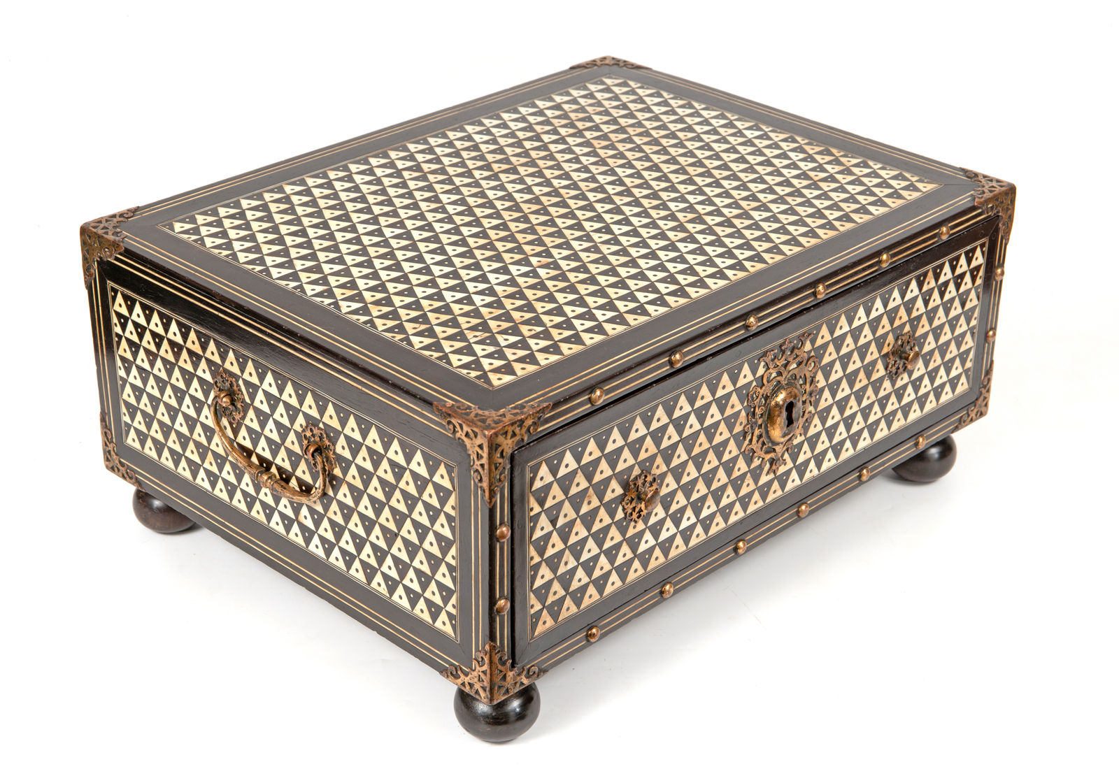 An Indo-Portuguese Thane writing box, India, probably Thane; 1560–1630