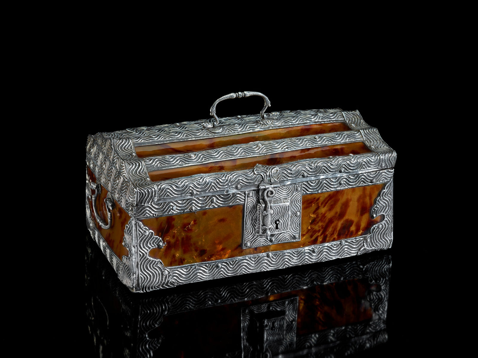 Cofre de tartaruga, Índia, Guzarate, séc. XVI (2ª metade)