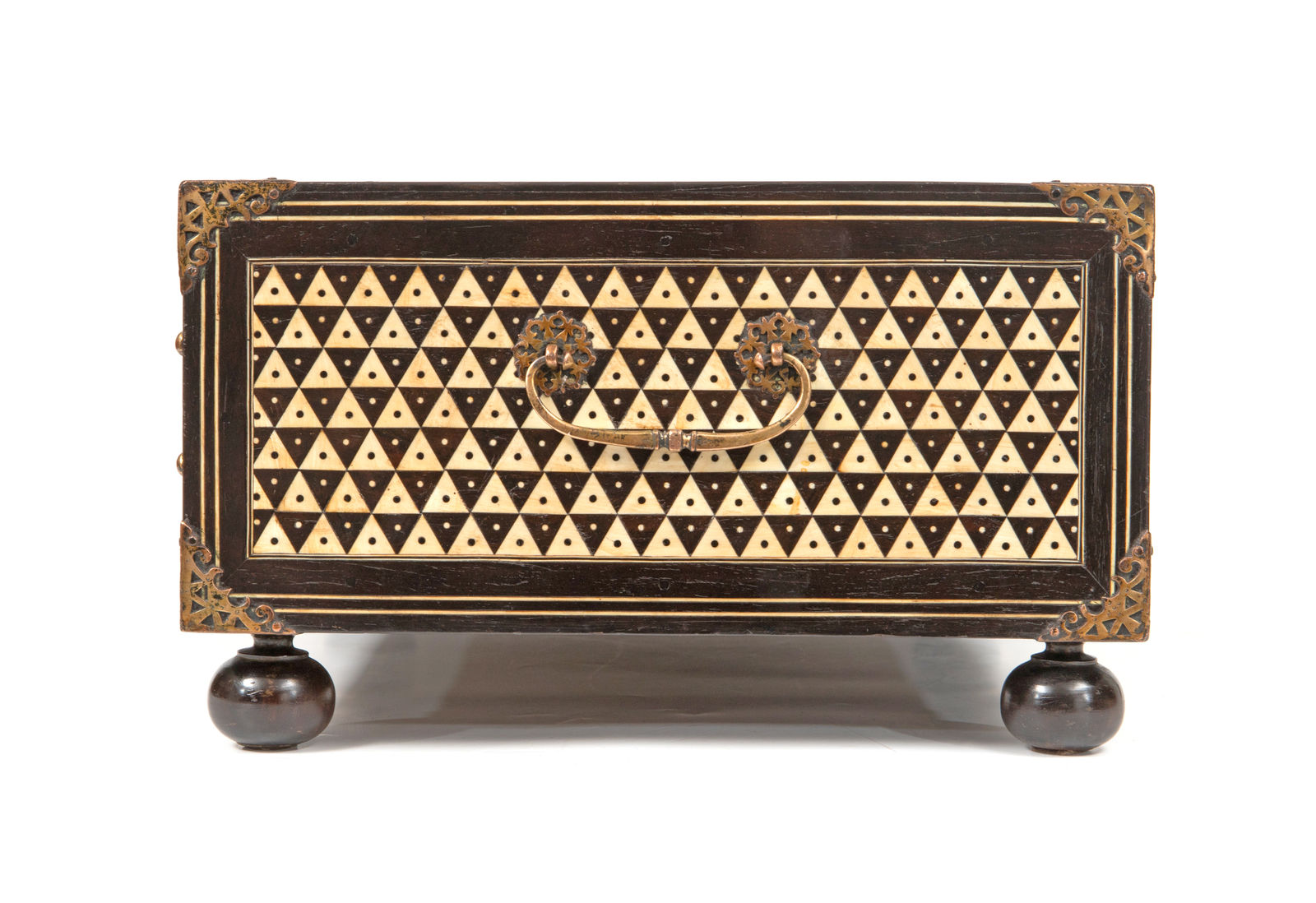 An Indo-Portuguese Thane writing box, India, probably Thane; 1560–1630