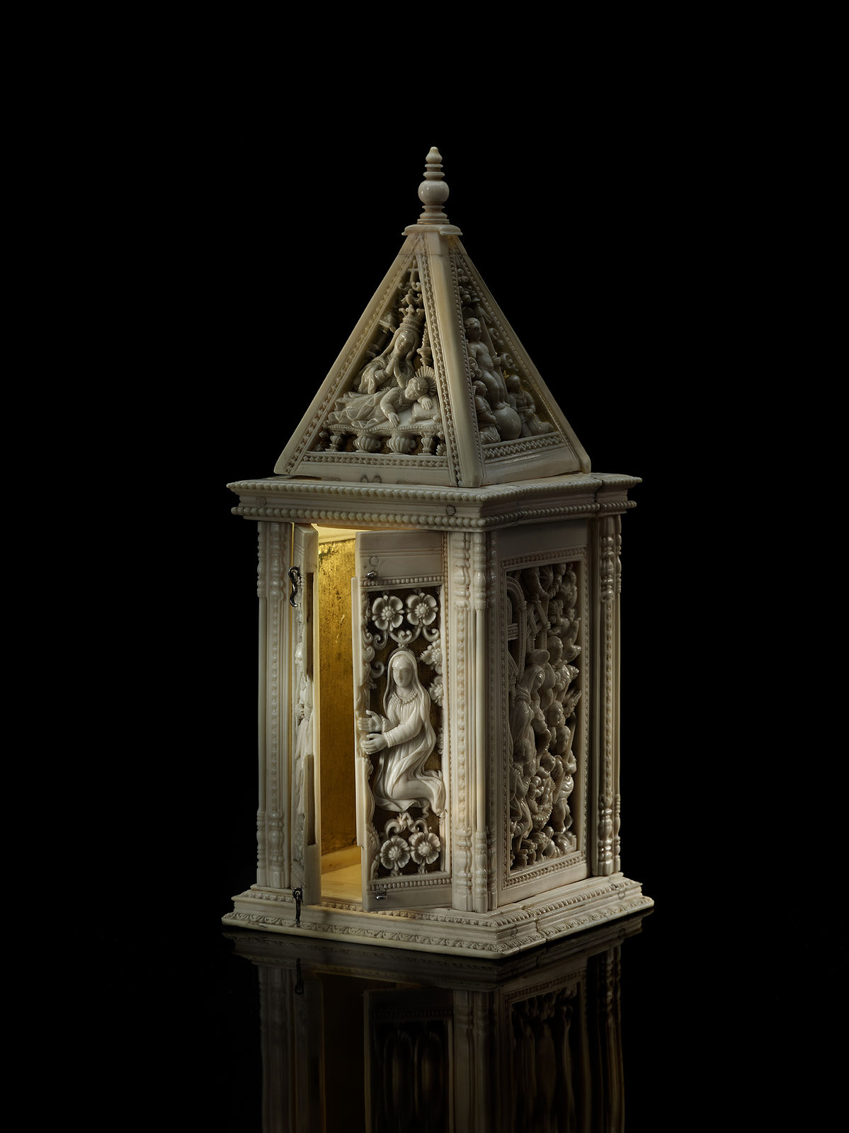 A Sinhalese Portuguese tabernacle masterpiece, Ceylon (present-day Sri-Lanka), possibly Colombo; 1590–1630