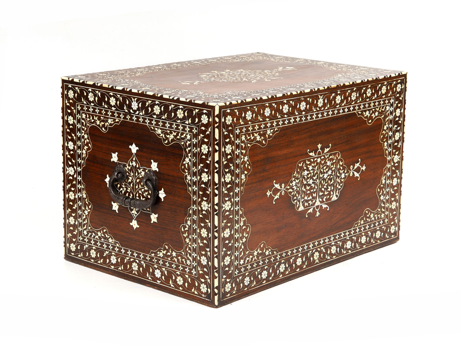 An Indo-Portuguese writing cabinet with two noblemen sitting, India, Gujarat; late 16th century