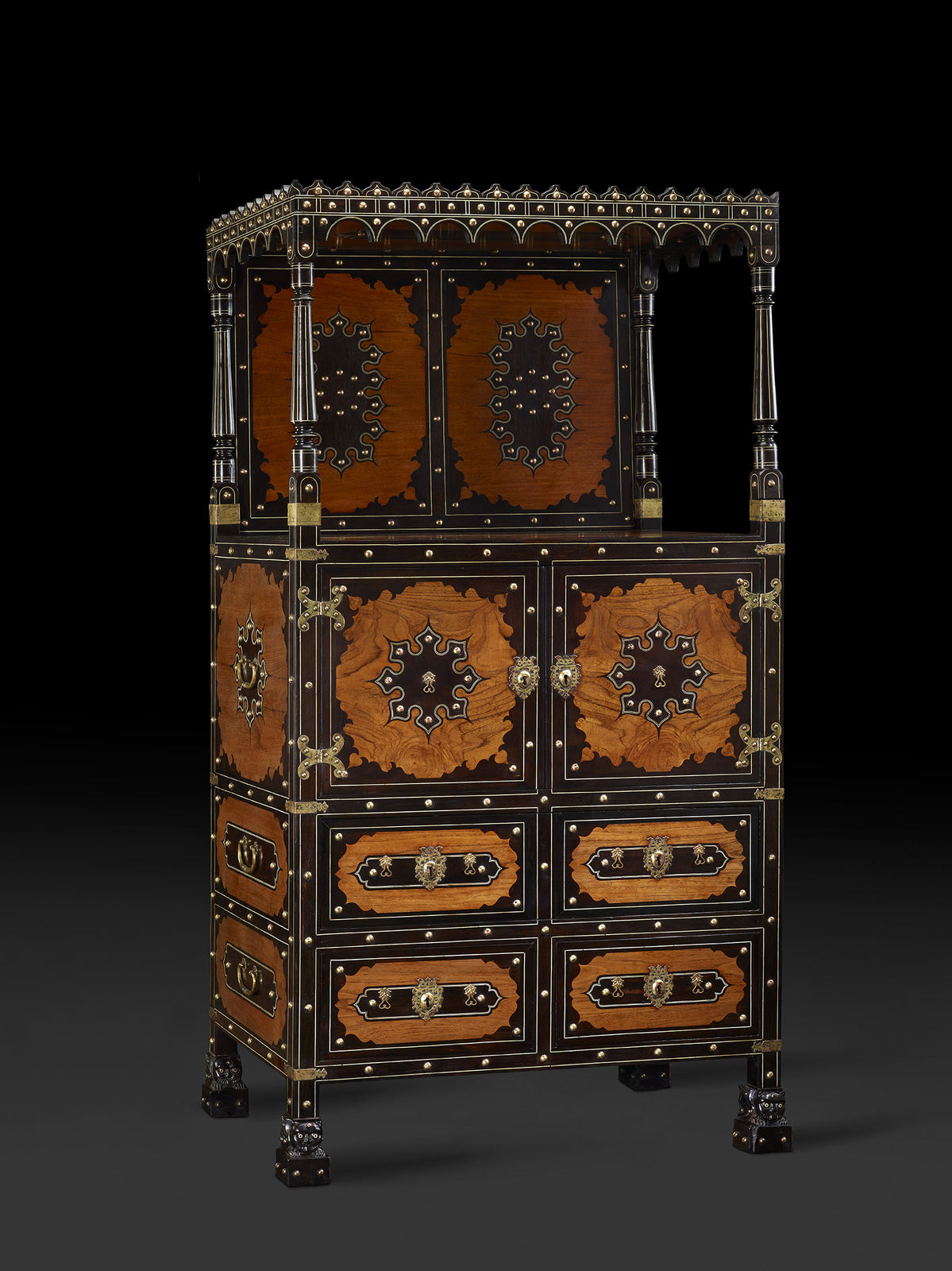 Armário - Contador de grandes dimensões (Dressoir) Indo-português , Índia, prov. Sinde (atual Paquistão), c. 1580-1630