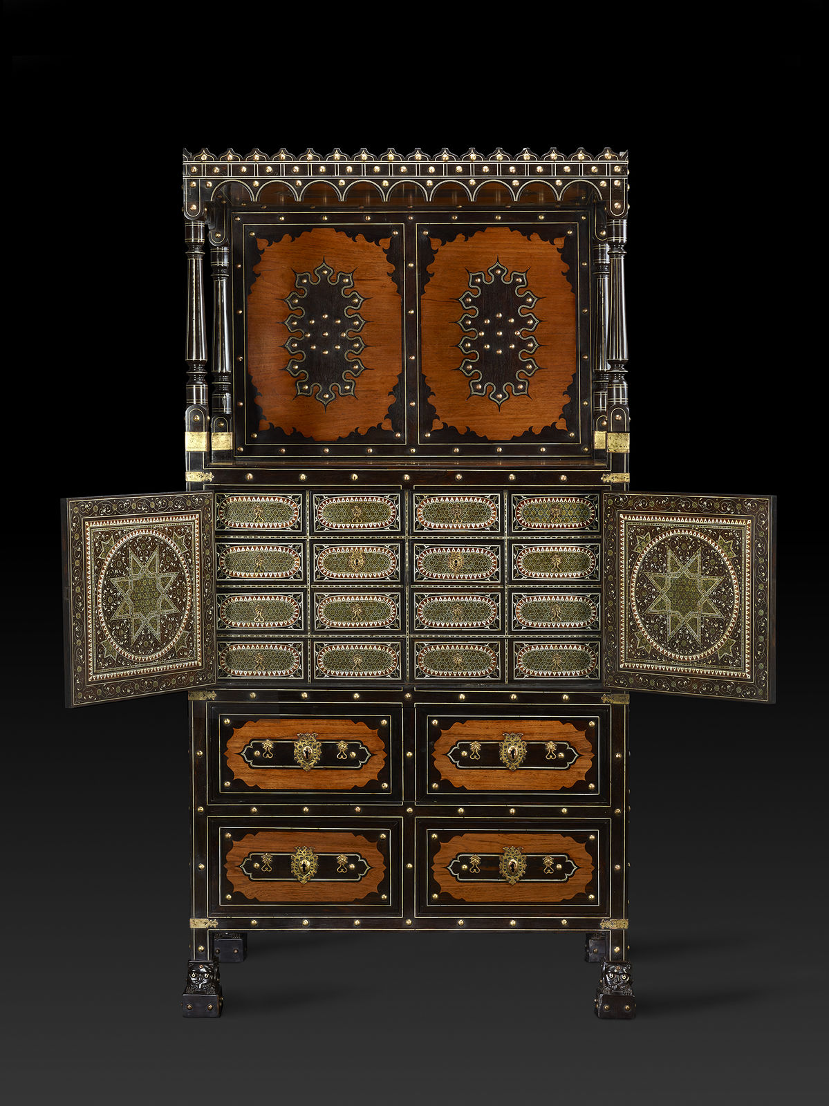 Armário - Contador de grandes dimensões (Dressoir) Indo-português , Índia, prov. Sinde (atual Paquistão), c. 1580-1630