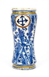 An Insignia of the Aviz Order apothecary jar, Lisbon, 1610–1630