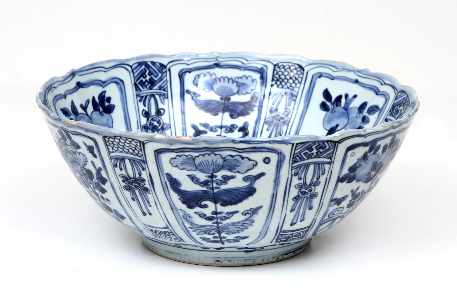 Taça em Procelana Kraak, Dinastia Ming, Reinado Chongzhen (1627-1644), c.1640-1645.