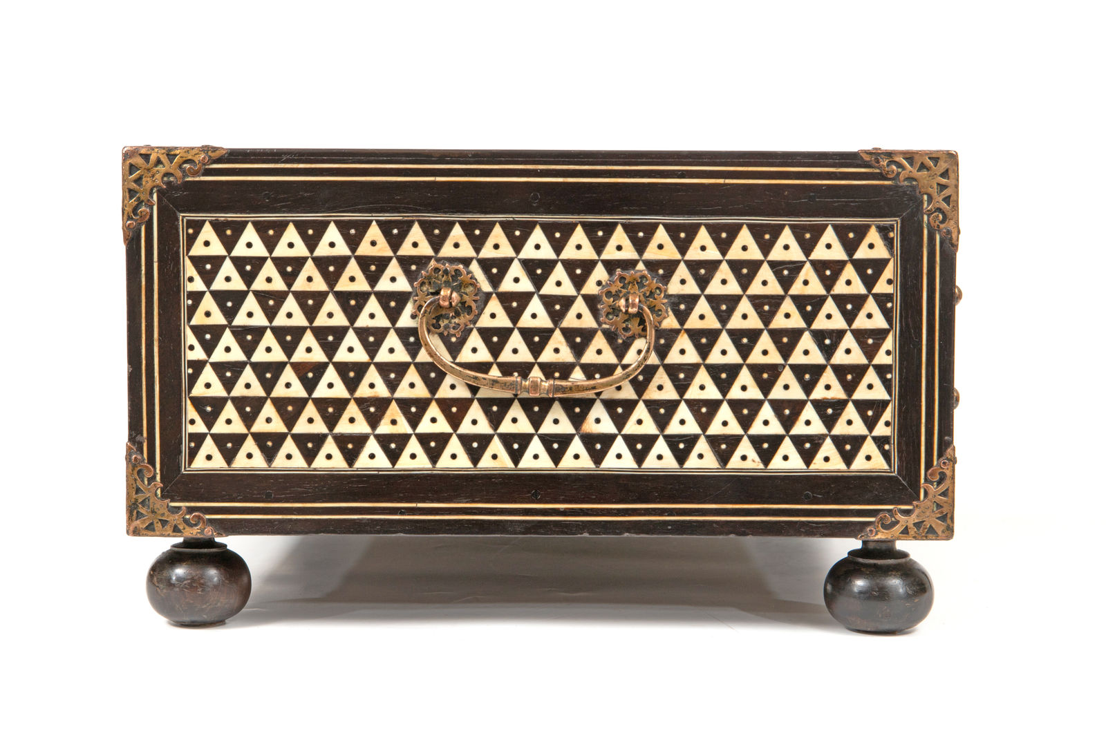 An Indo-Portuguese Thane writing box, India, probably Thane; 1560–1630