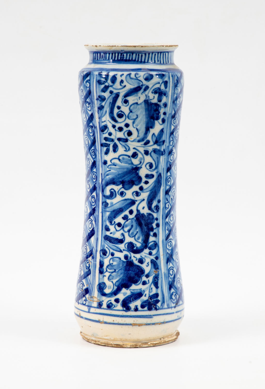 An Acanthus Leaves and Lattice apothecary jar, Lisbon, 1600–1620