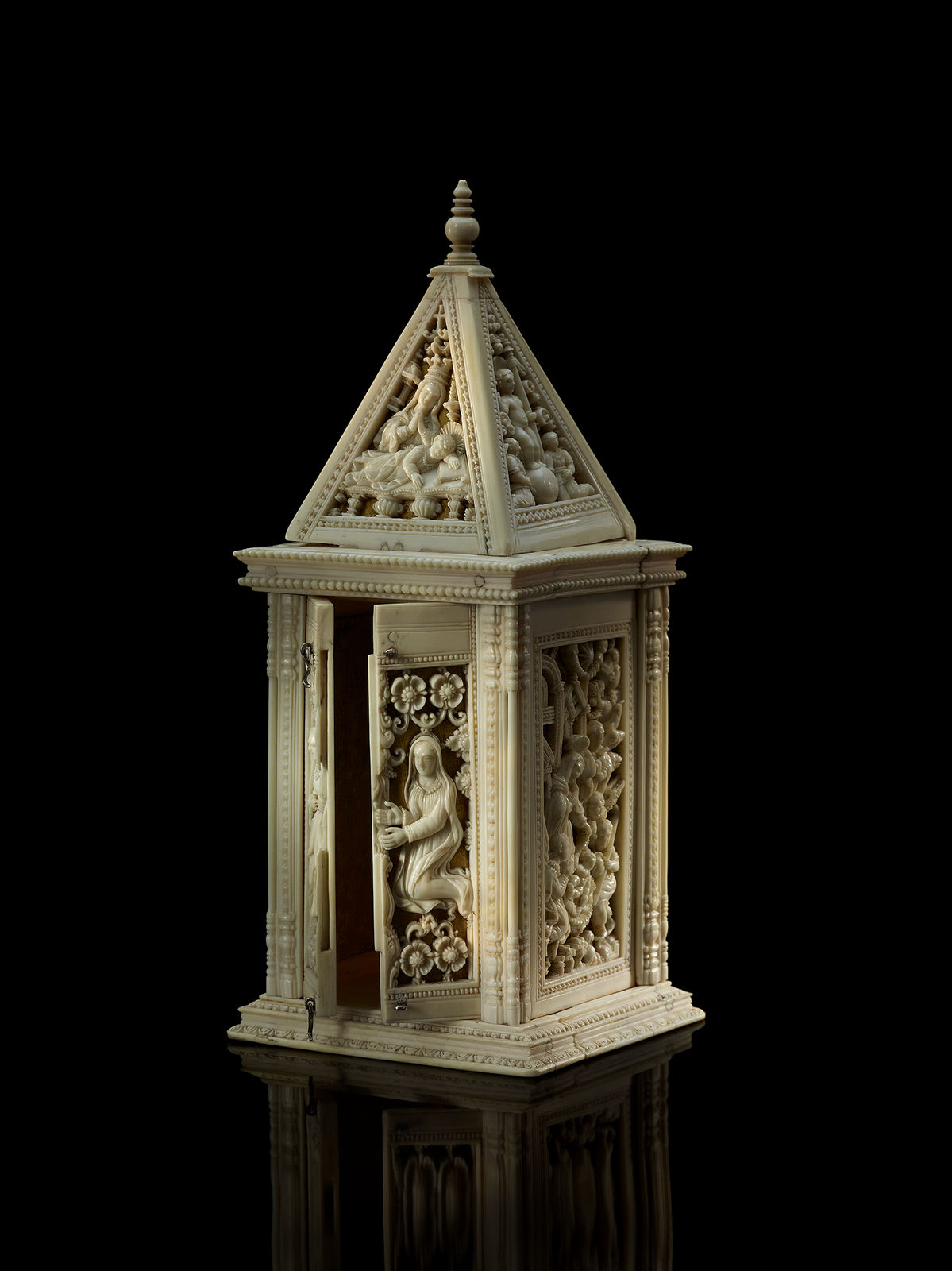 A Sinhalese Portuguese tabernacle masterpiece, Ceylon (present-day Sri-Lanka), possibly Colombo; 1590–1630