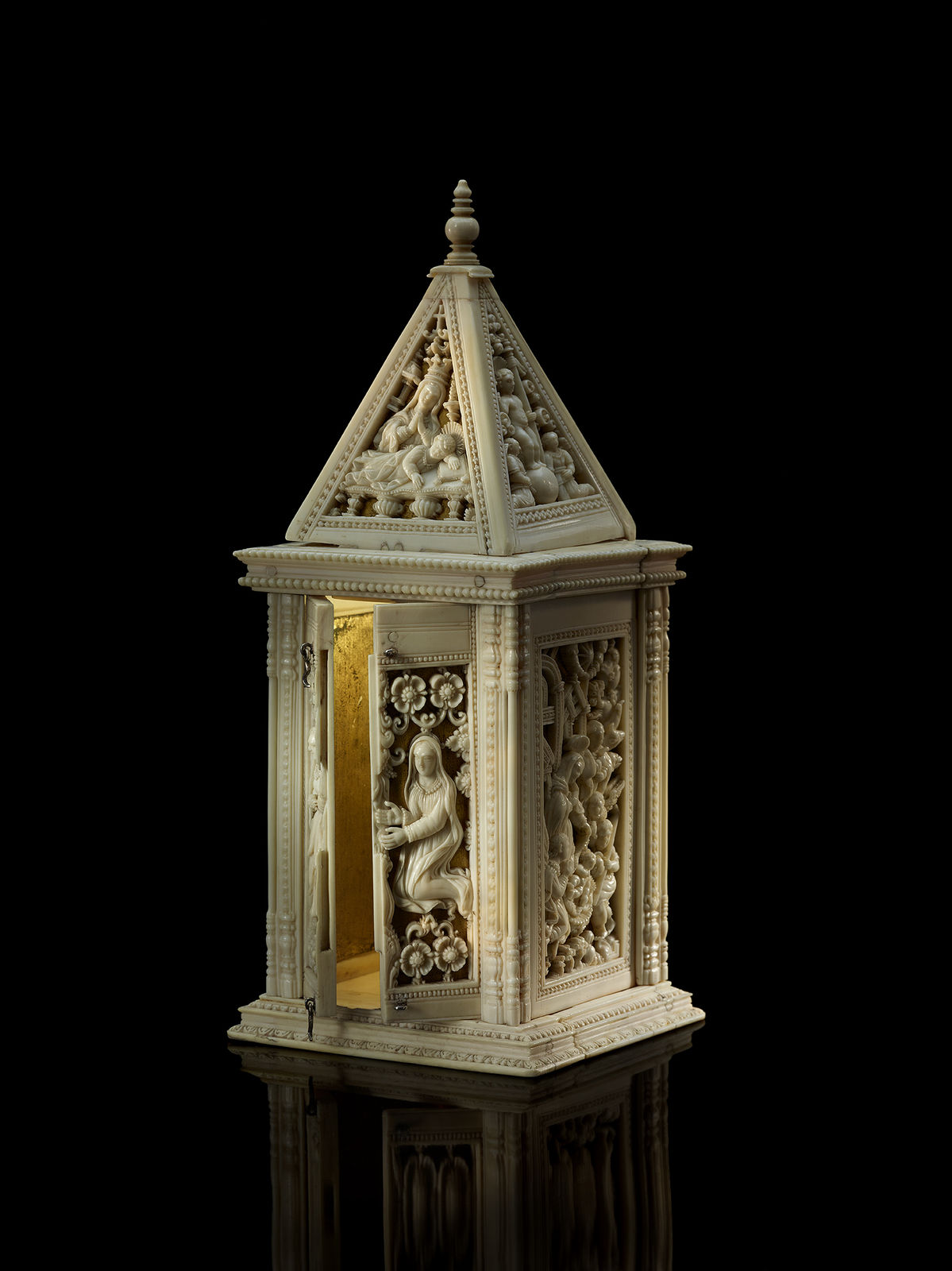 A Sinhalese Portuguese tabernacle masterpiece, Ceylon (present-day Sri-Lanka), possibly Colombo; 1590–1630