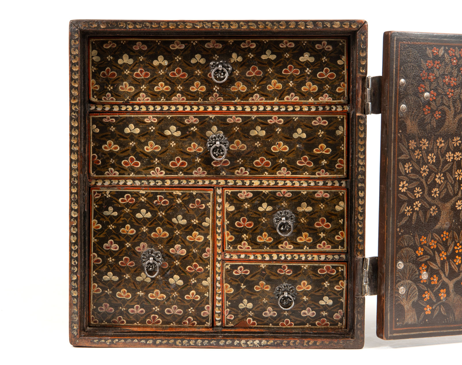 An Indo-Portuguese Chaul painted ventó, India, probably Chaul, early 17th century