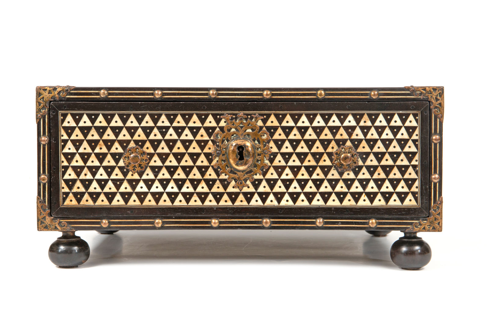 An Indo-Portuguese Thane writing box, India, probably Thane; 1560–1630