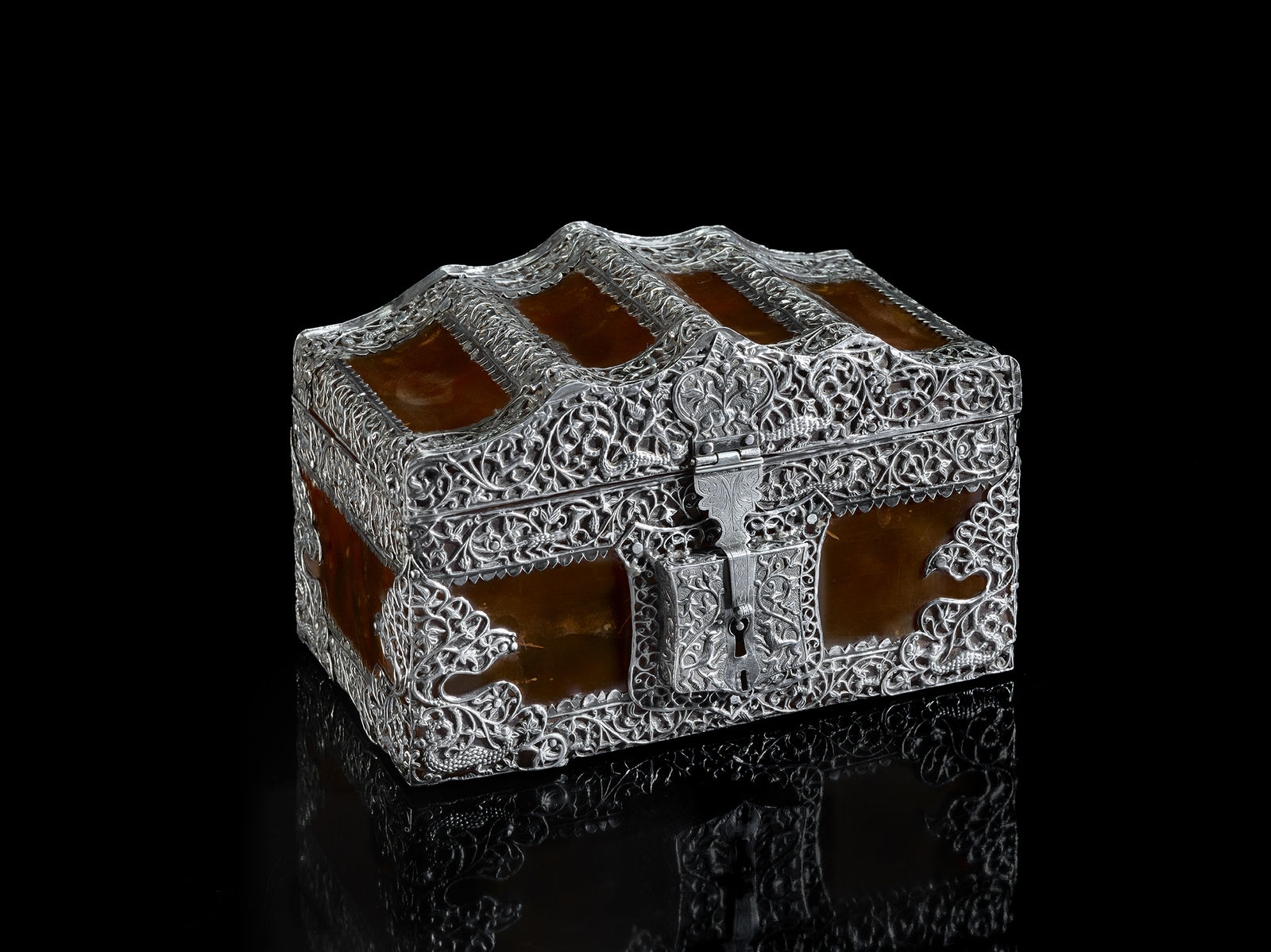 An Indo-Portuguese Gujarati casket, India, Gujarat; 2nd half of the 16th century