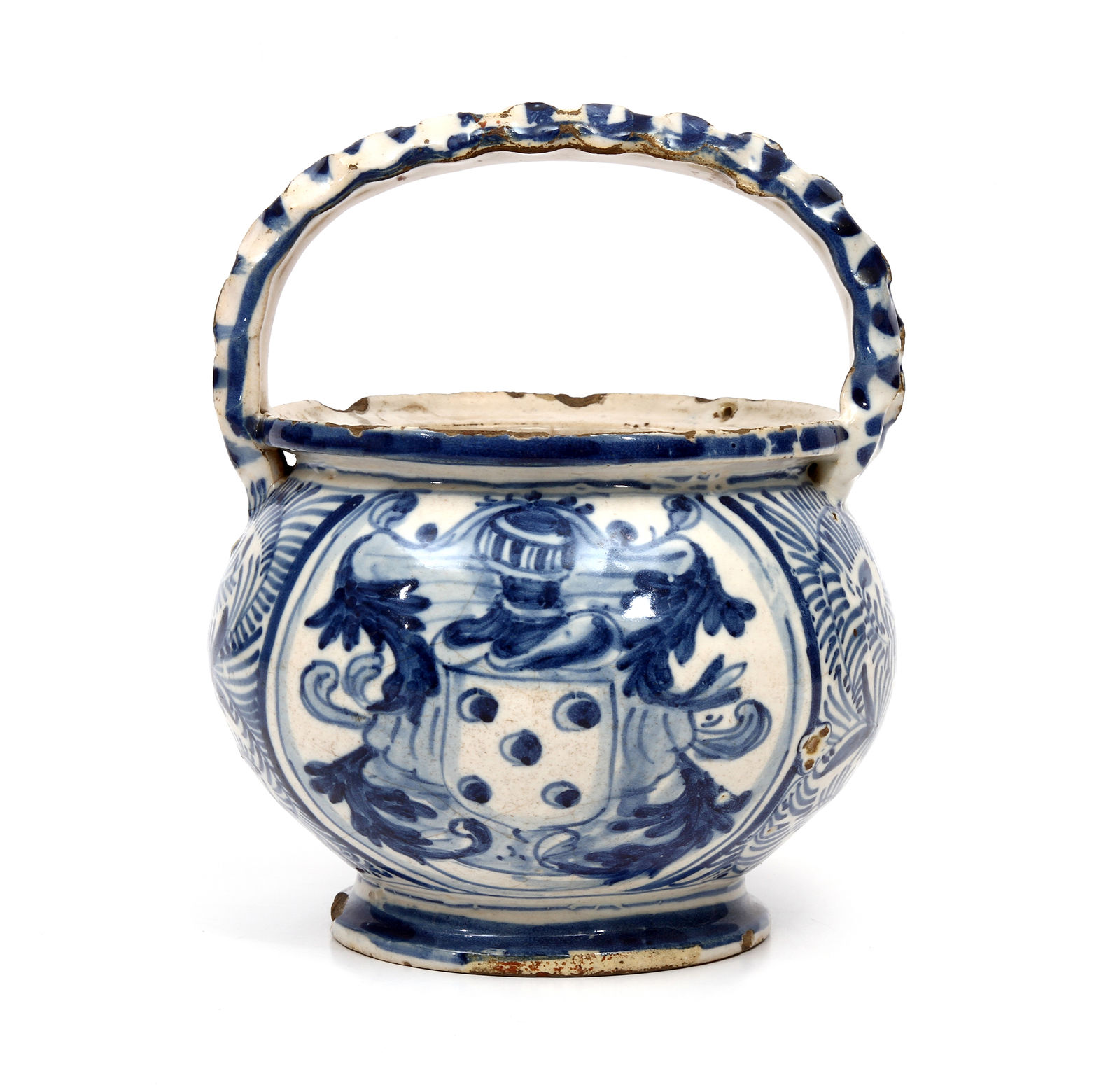 Caldeirinha de água benta com as Armas da Família Ângulo da Escócia, Lisboa, 1630–1650