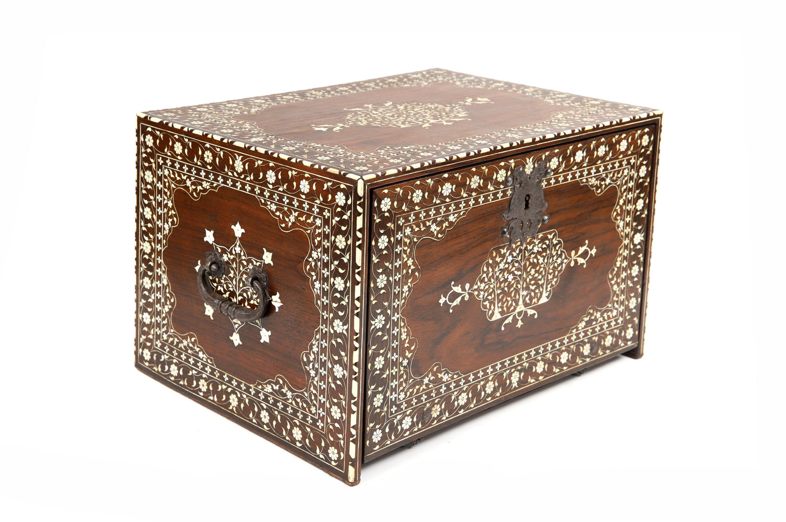 An Indo-Portuguese writing cabinet with two noblemen sitting, India, Gujarat; late 16th century